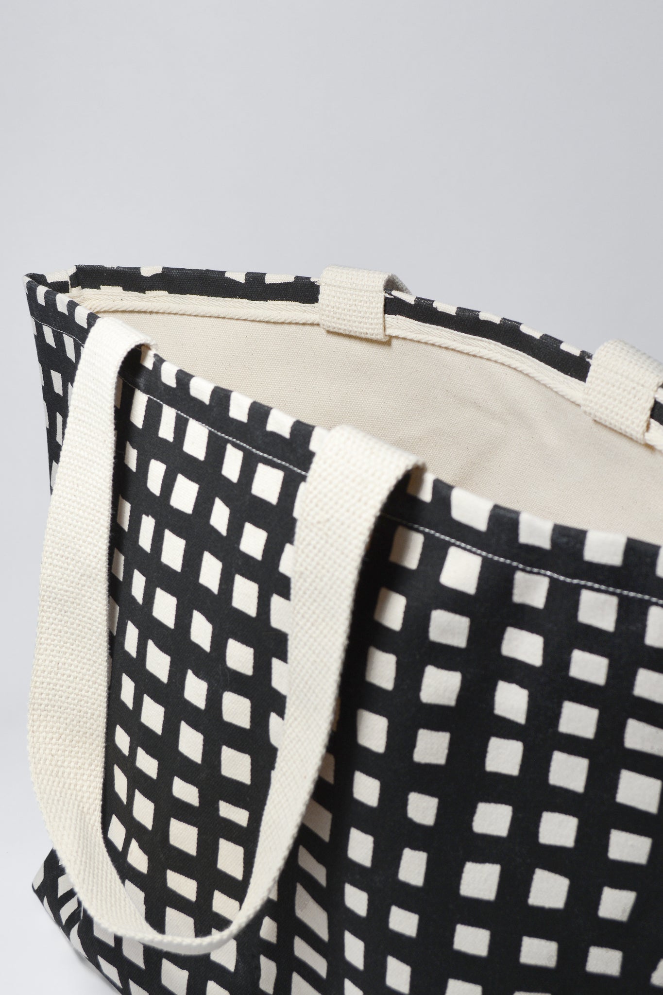 Grid Wide Tote