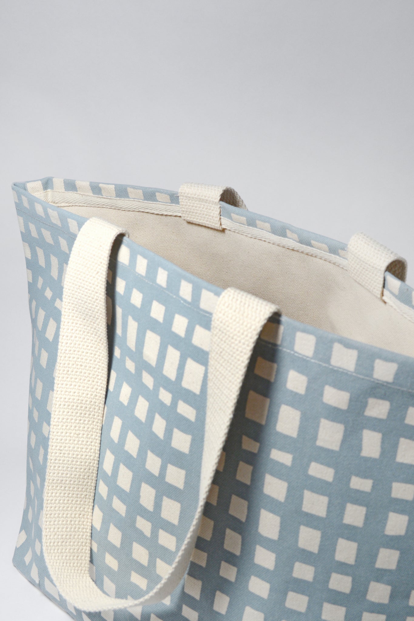 Grid Wide Tote