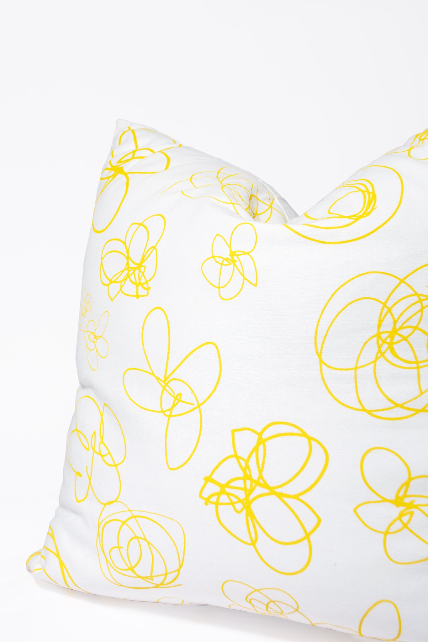Fiona throw pillow